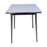 Table en formica carrée