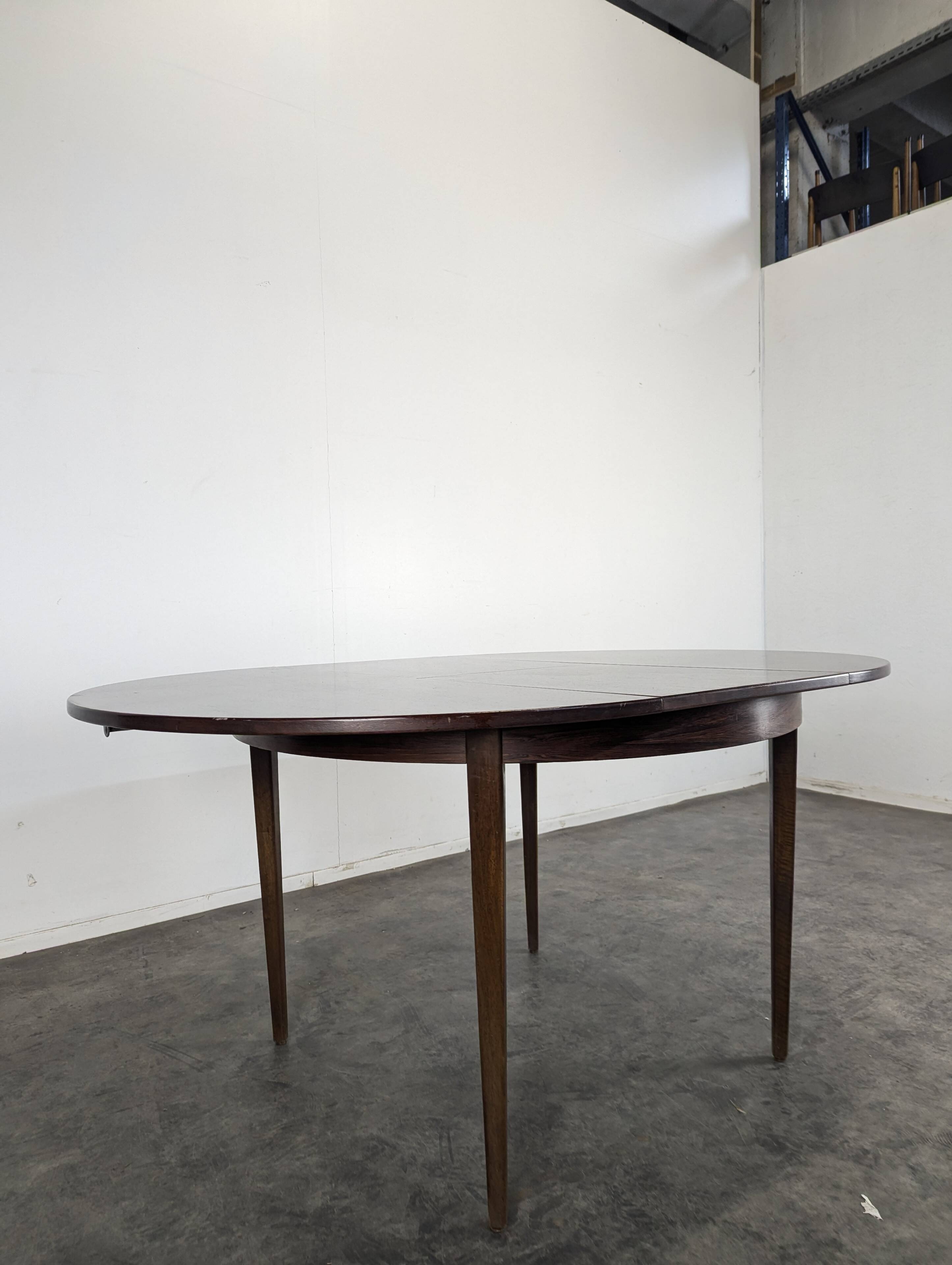 Table scandinave en palissandre avec allonge