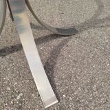 Table en acier et verre
