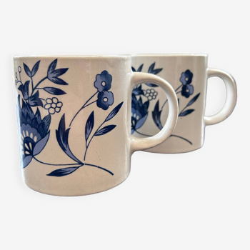 Pair of blue floral decor mugs