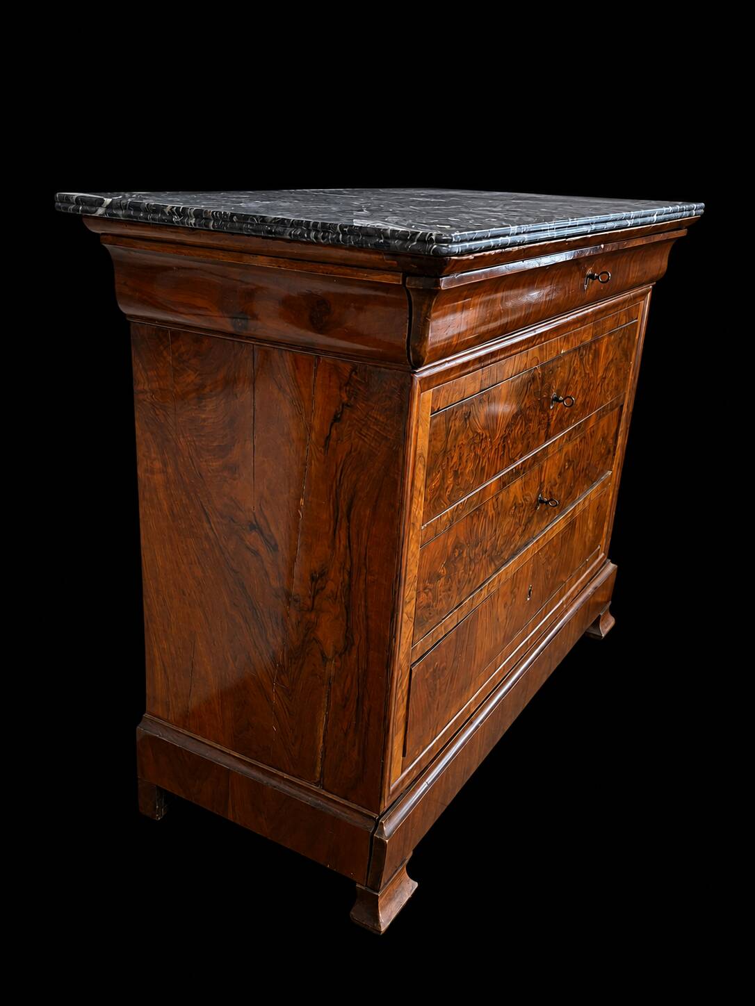 Commode Louis-Philippe en noyer loupe et marbre noir - XIXe siècle