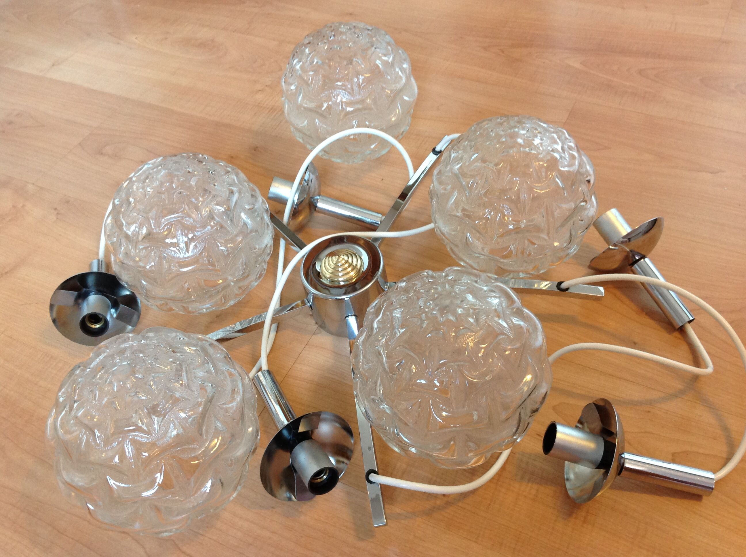 Suspension cascade with five globes and chrome metal / vintag years 60-70