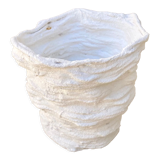 Cache pot blanchi