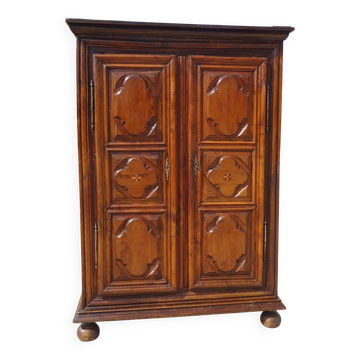 Antique Louis XIII wardrobe in solid walnut