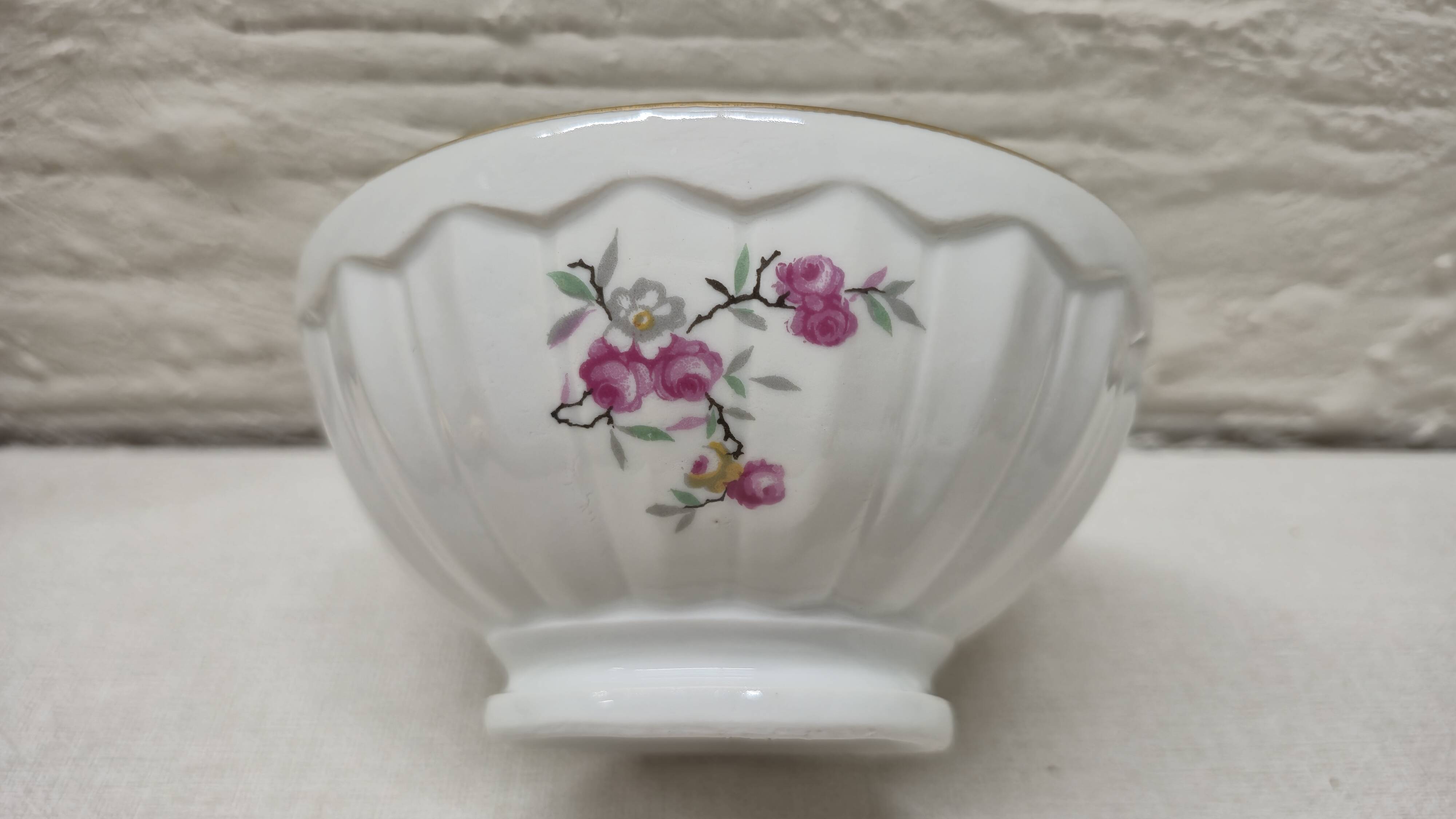 Bol en faïence décor floral
