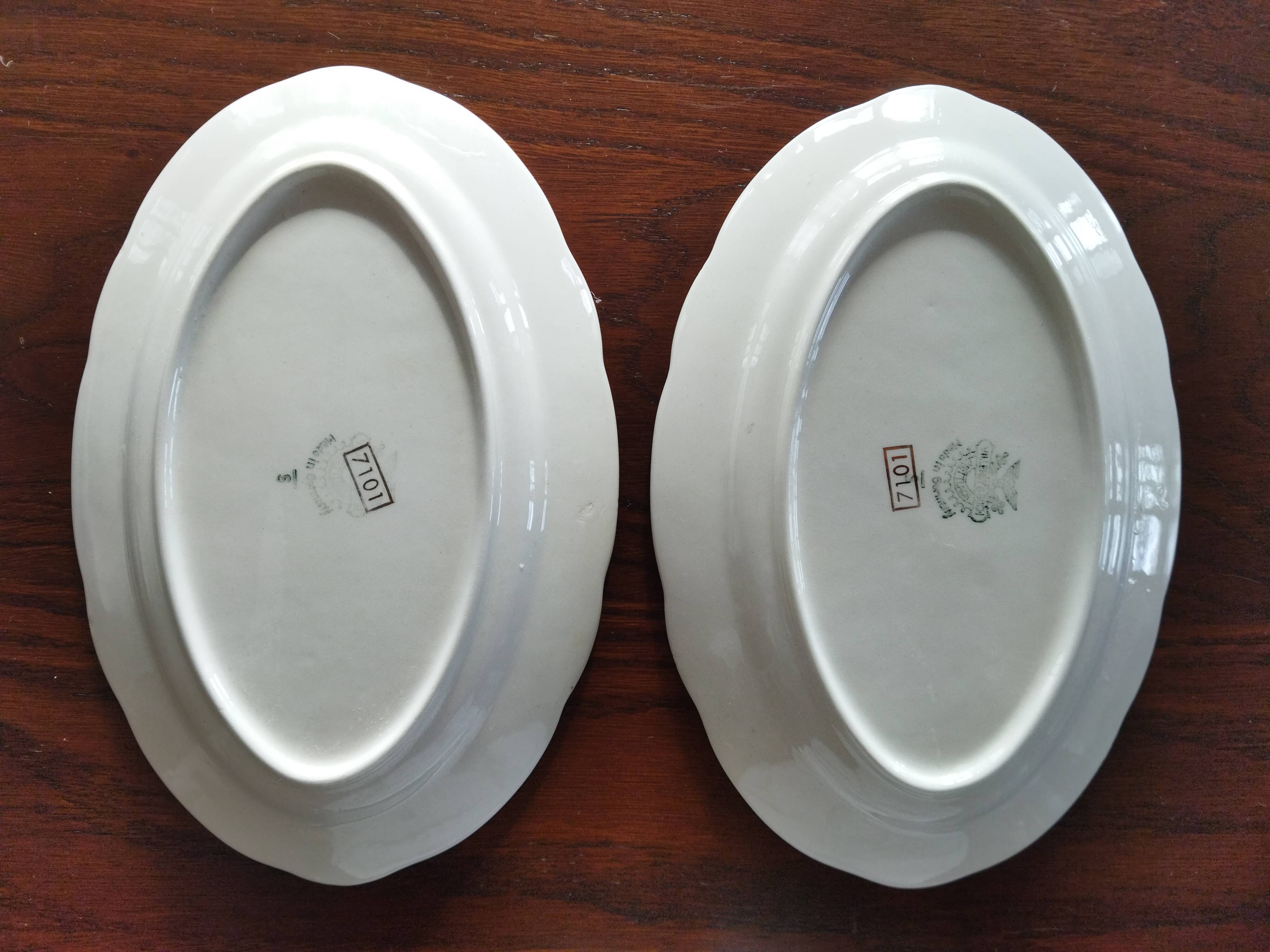 Raviers Villeroy & Boch Mettlach ivory and gold, model 7101