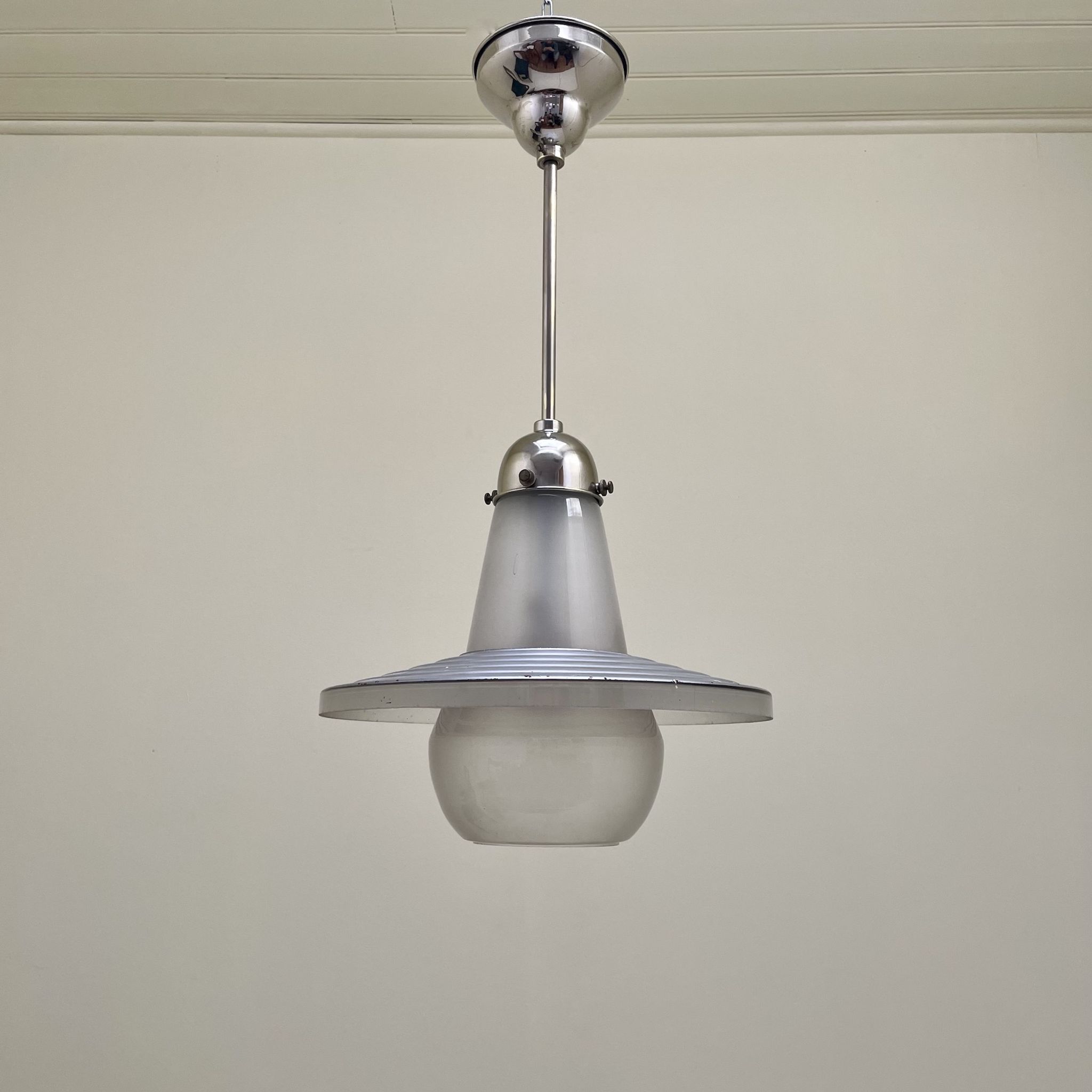 Suspension en verre mercurisé et sablé