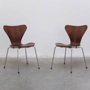 Pair of 'Series 7' chairs in rosewood by Arne Jacobsen for Fritz Hansen, 1955