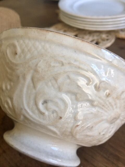 Beige bowl flower pattern