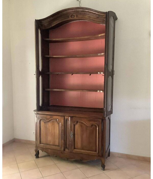 Imposant buffet, vitrine deux corps en noyer