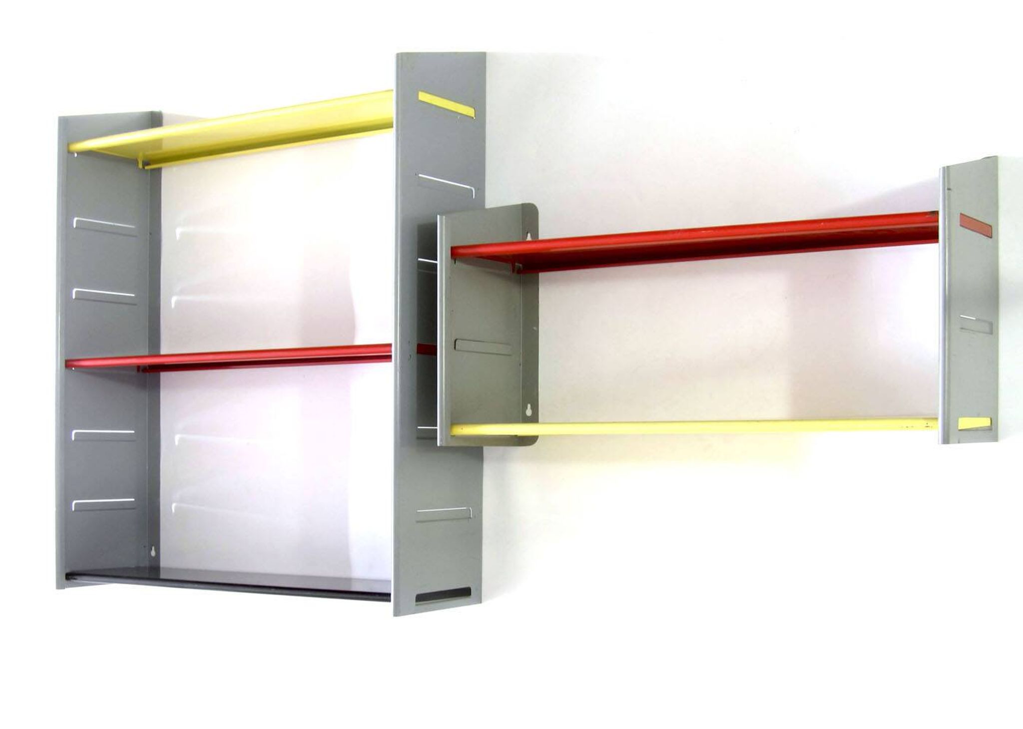 Grand meuble de rangement en métal de style Jean Prouvé, Perriand – Jaune, Rouge et Noir