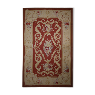 Traditional Red Wool Needlepoint Rug Handwoven Area Rug 91x152cm