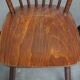 Ensemble de 8 chaises Windsor vintage en bois à dossier fuseau des années 1970