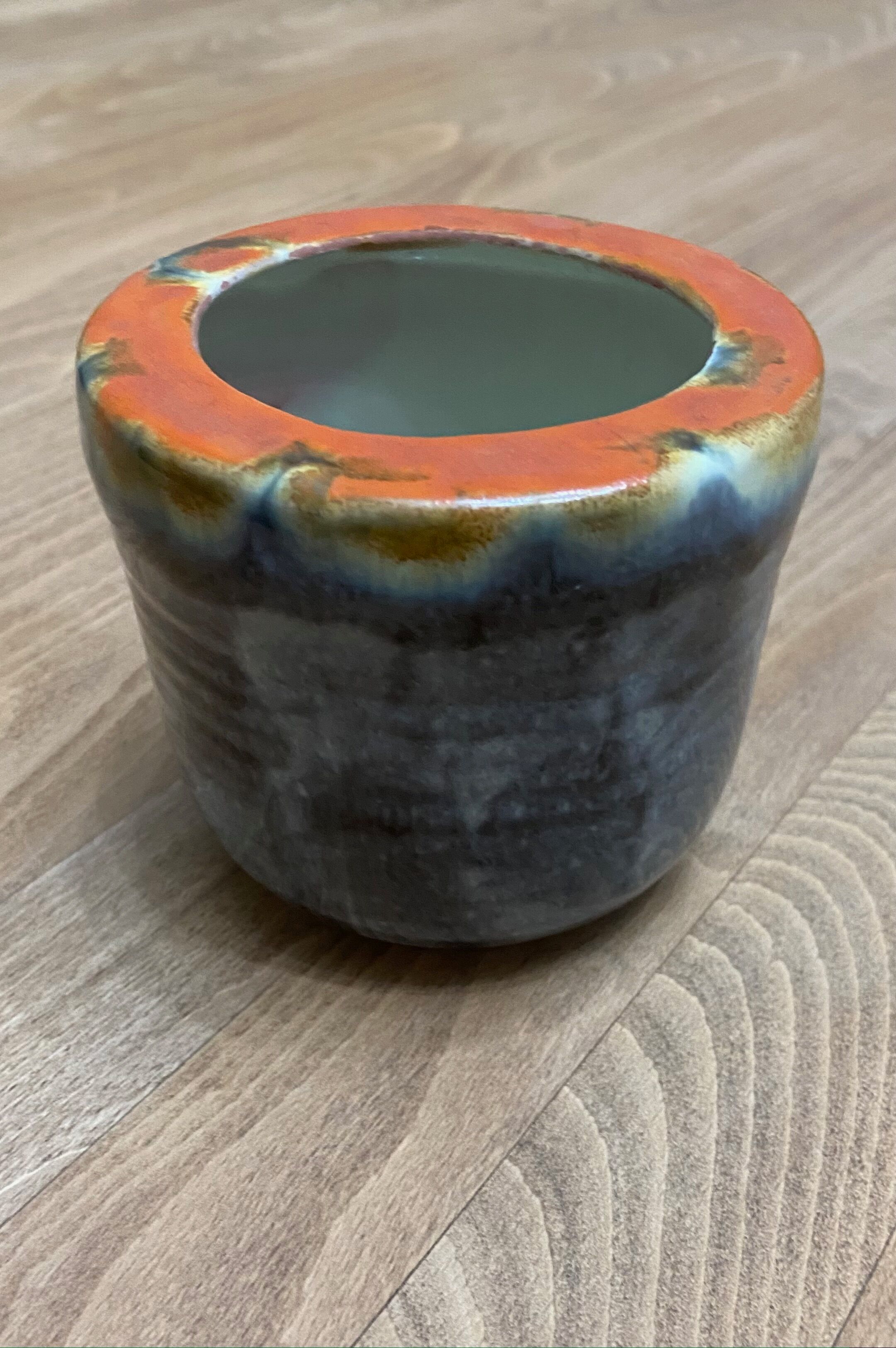 Ceramic pot