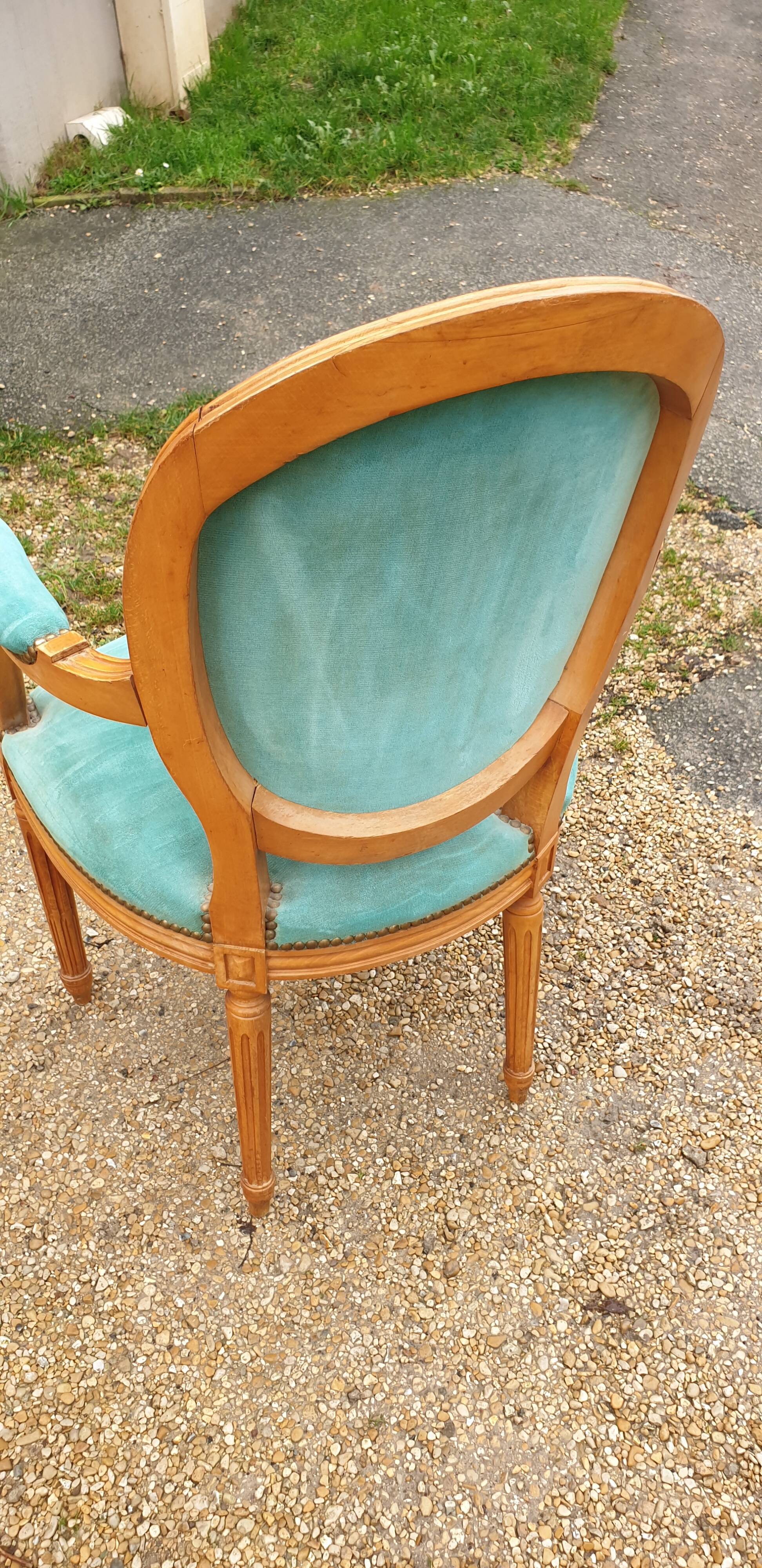 Armchair medallion louis xvi