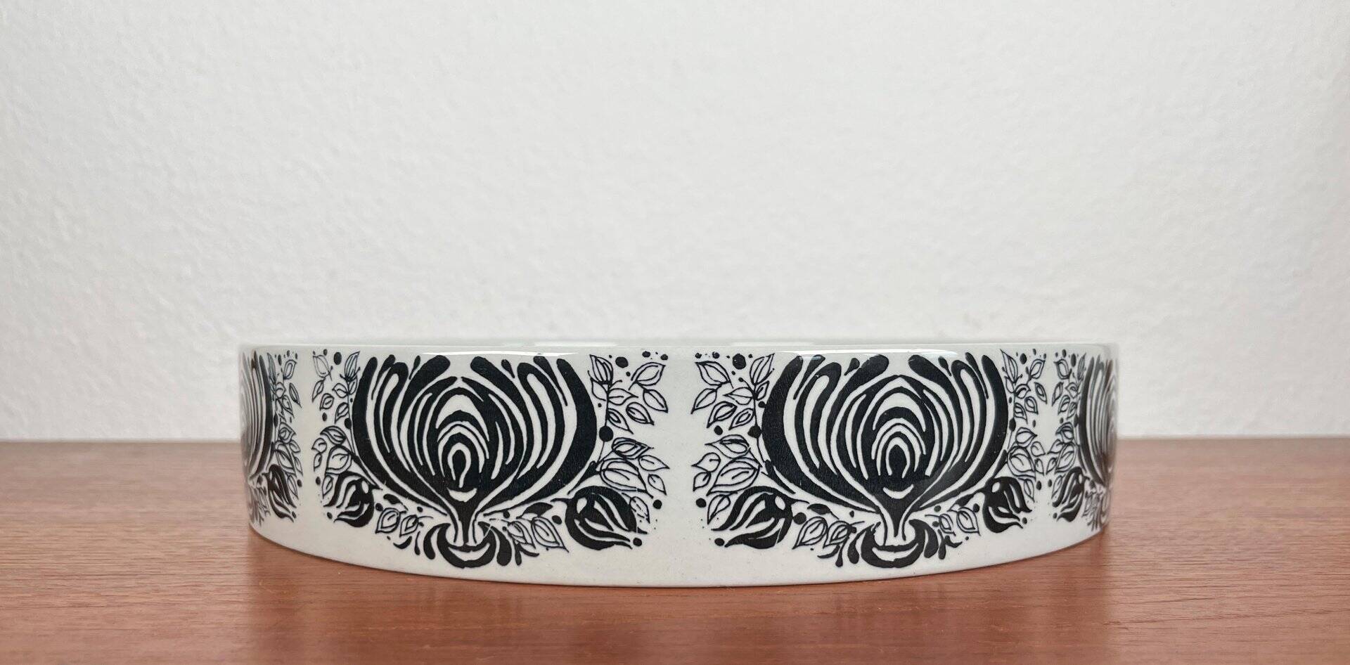 Danish Flora bowl mid-century by Bjørn Wiinblad for Nymolle, Denmark, 1960s.