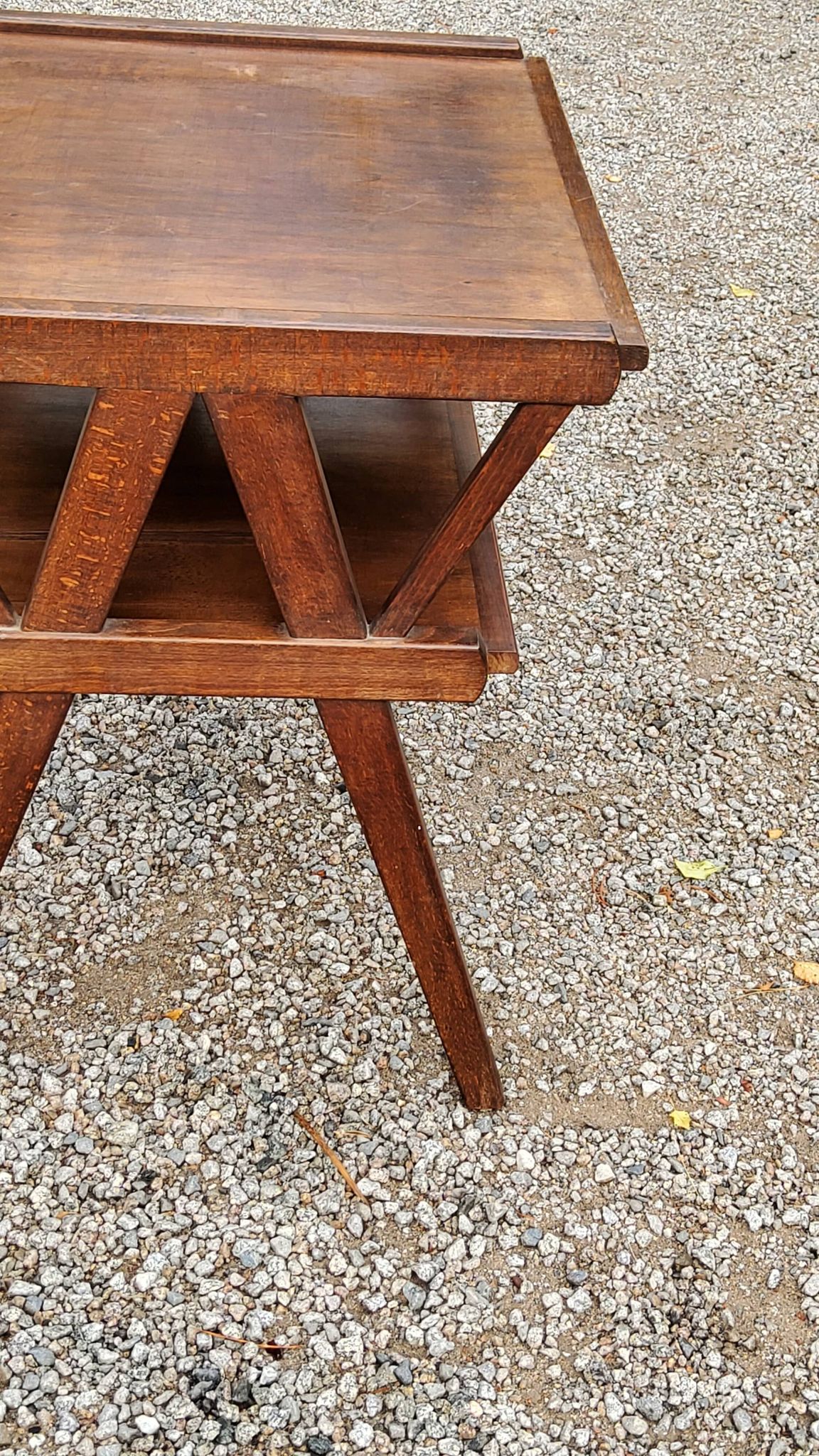 Table d’appoint vintage des années 50 en hêtre chêne et peuplier pieds compas