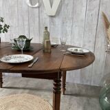 Extendable country table