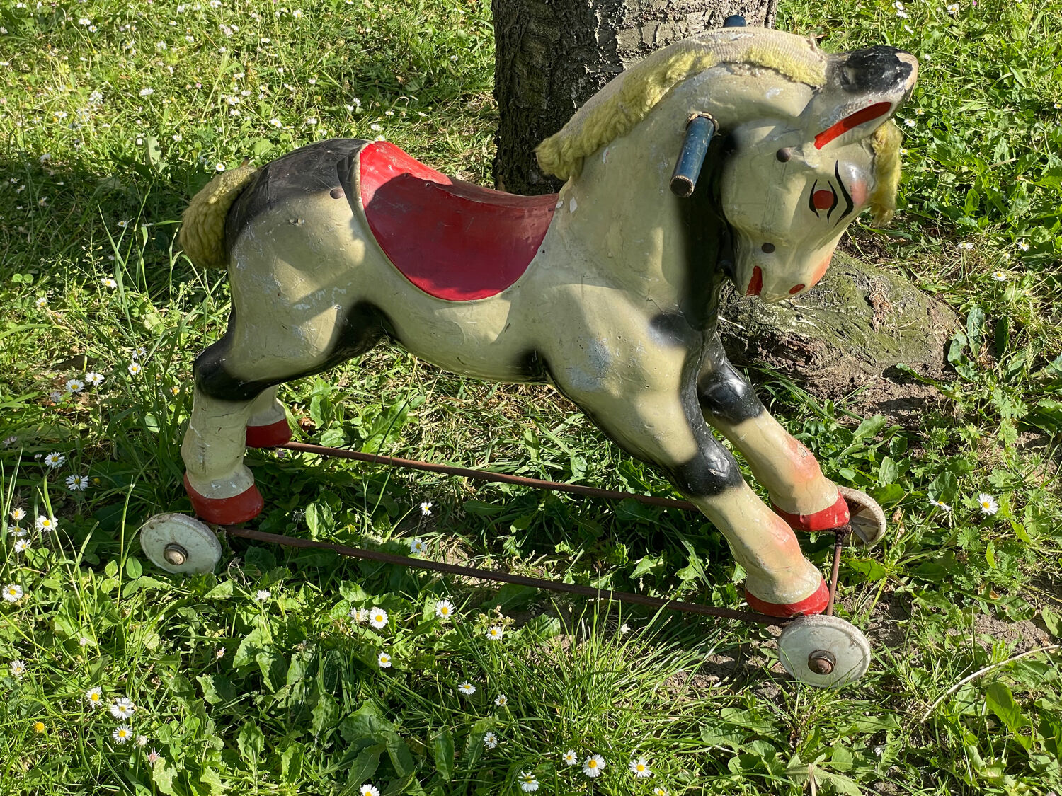 Cheval à roulettes
