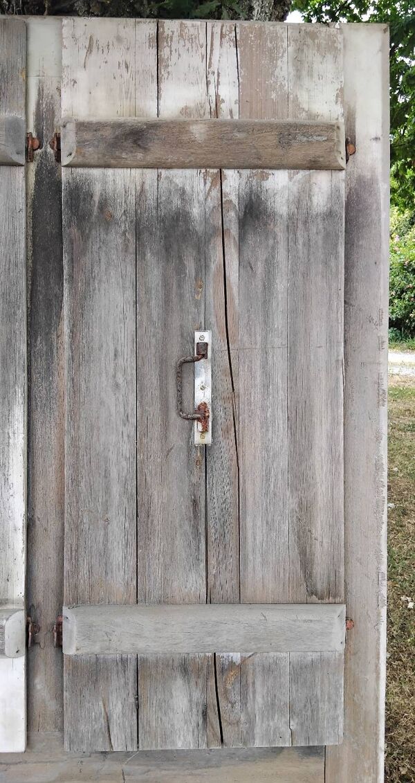 Ancienne porte avec volets en bois Vintage