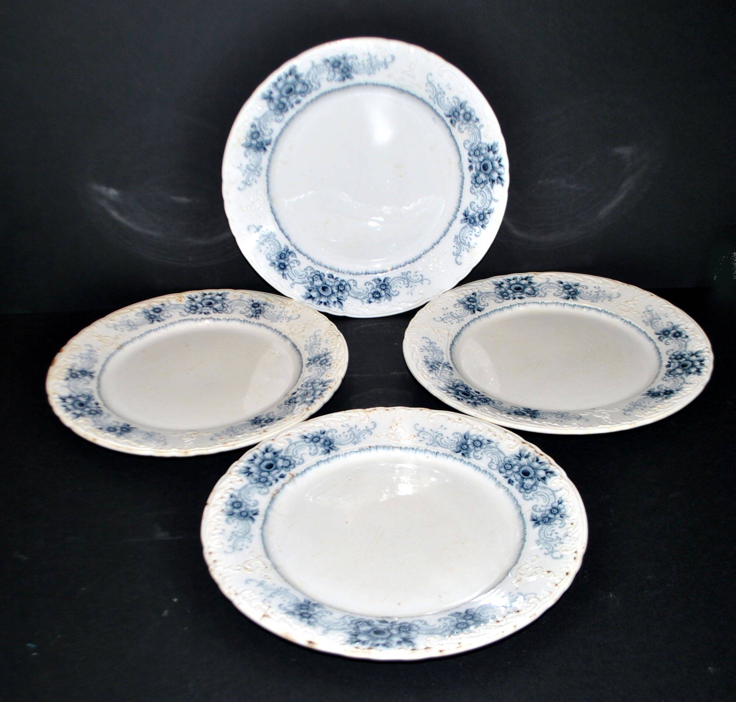 Sarreguemines set of 4 antique Aïda flat plates in earthenware from Sarreguemines U&C 19th century.