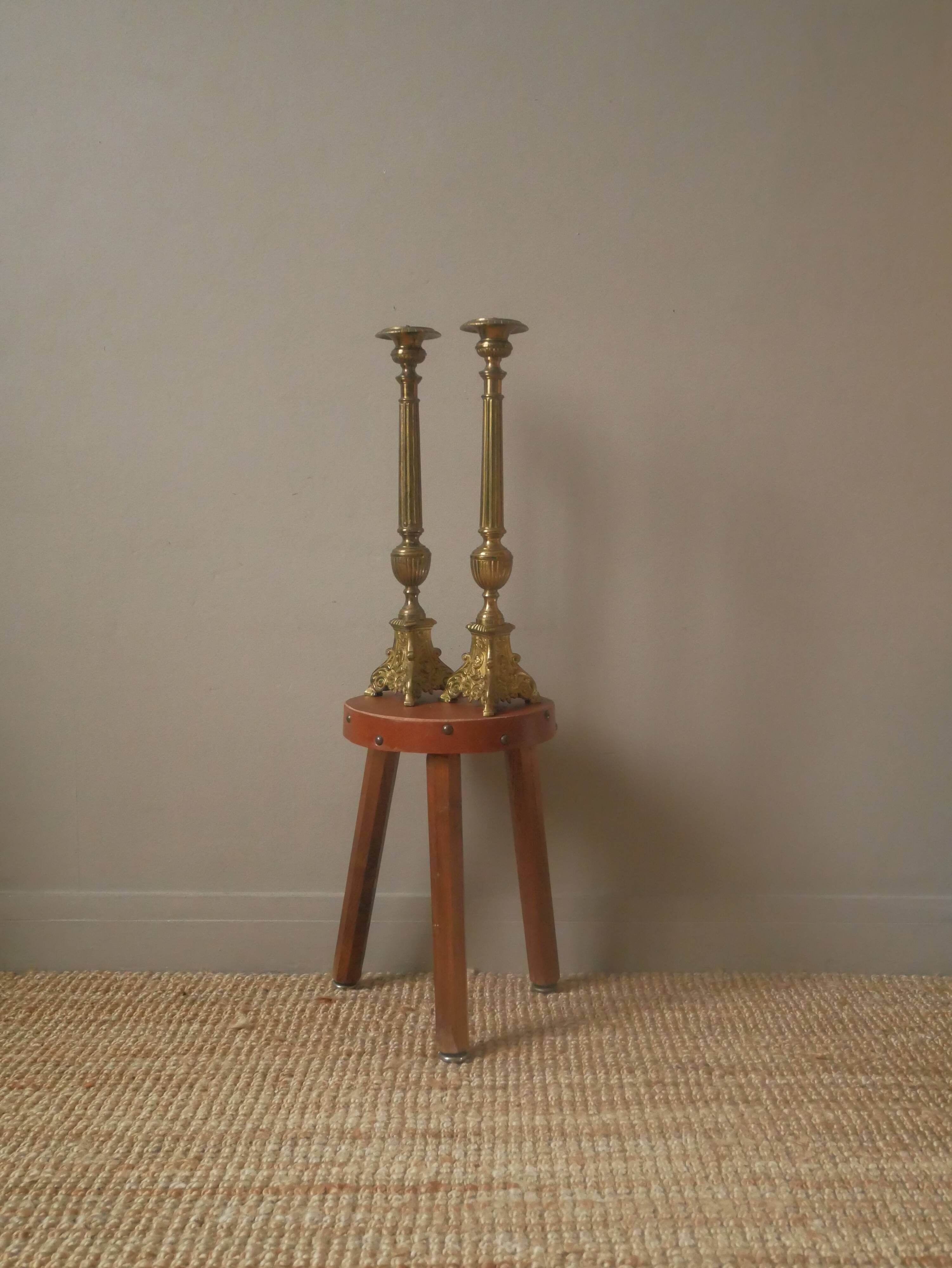 Paire de pique cièrge chandeliers candélabres bougeoirs antique religieux laiton décoration campagne