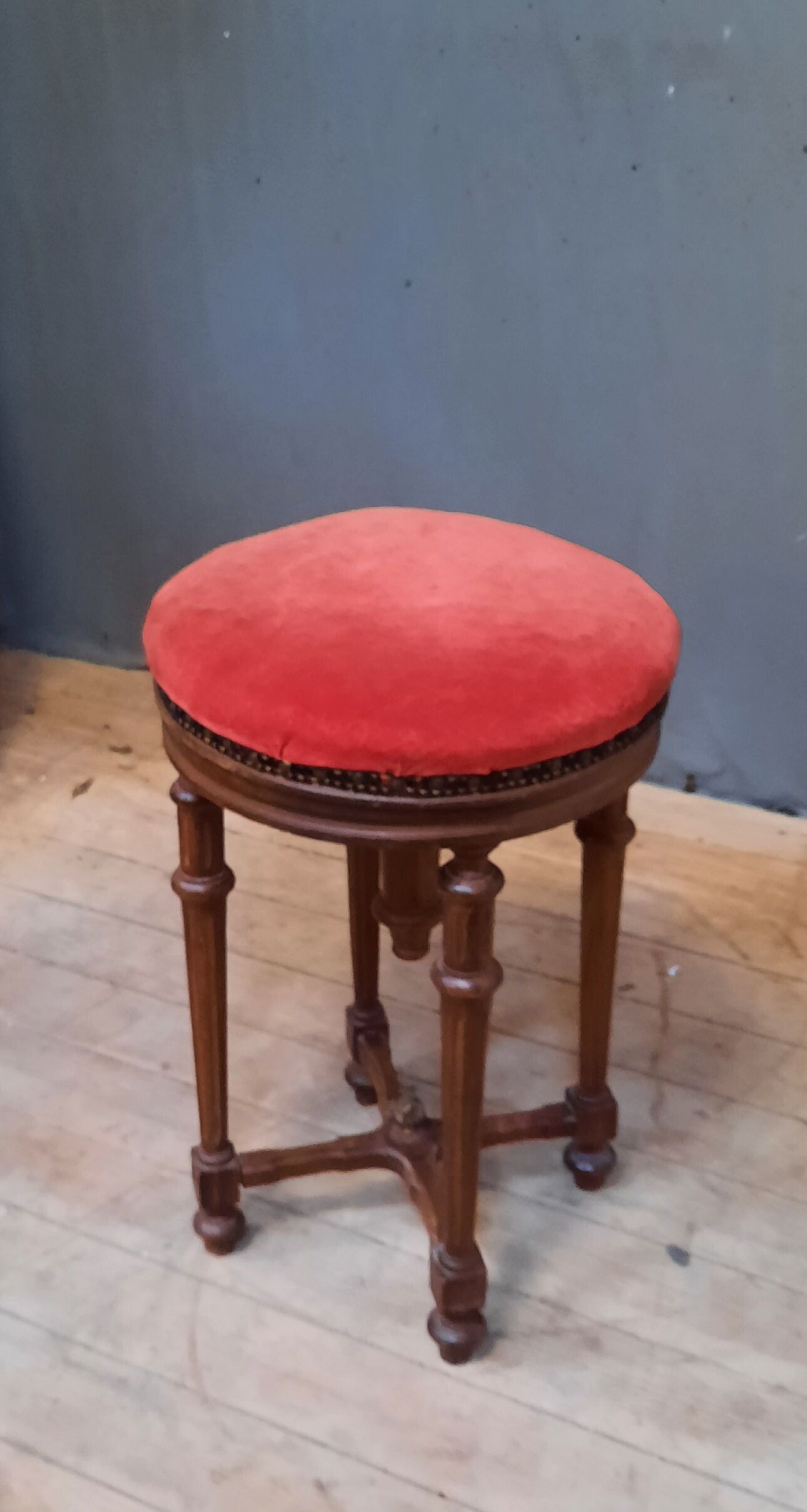 Tabouret de piano style Louis XVI