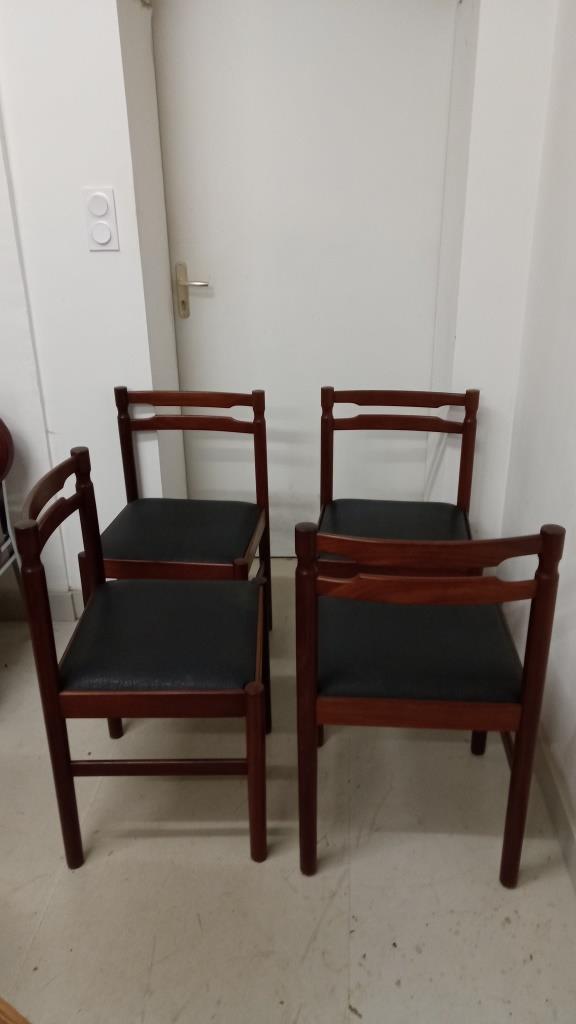 Lot of 4 chairs wood and skai