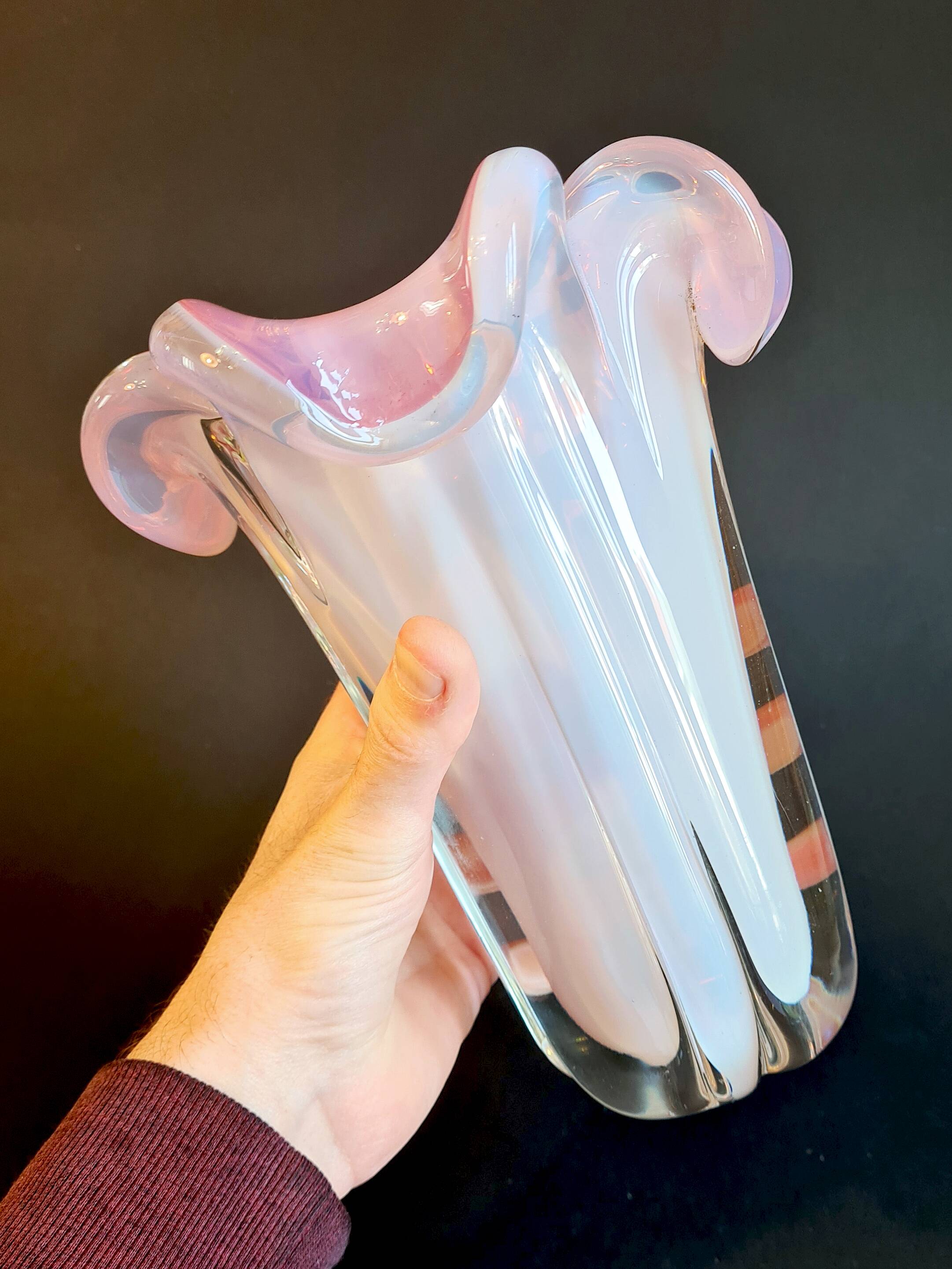 “Fleur Opaline” vase in glass