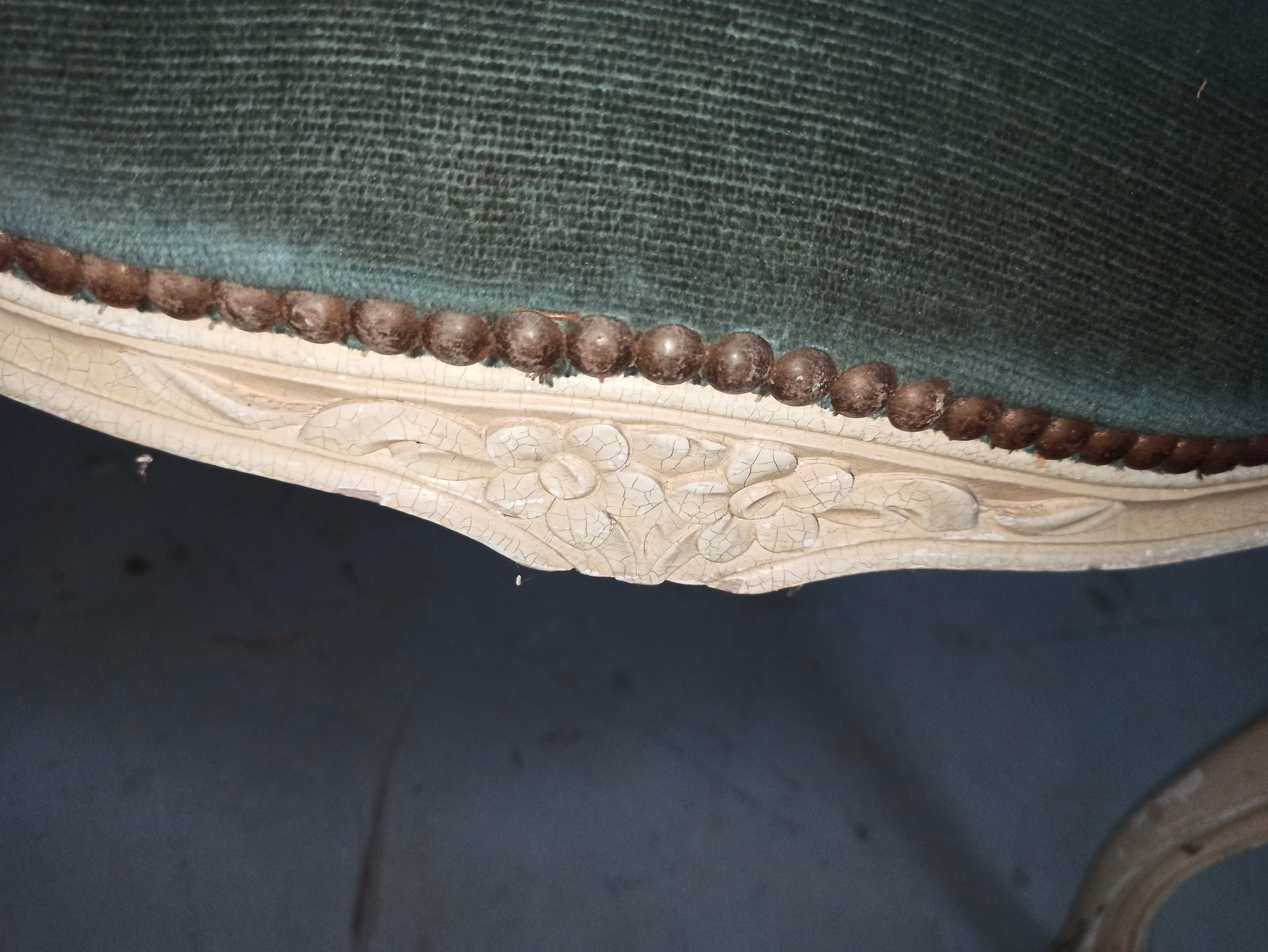 Louis XV armchair in old blue velvet