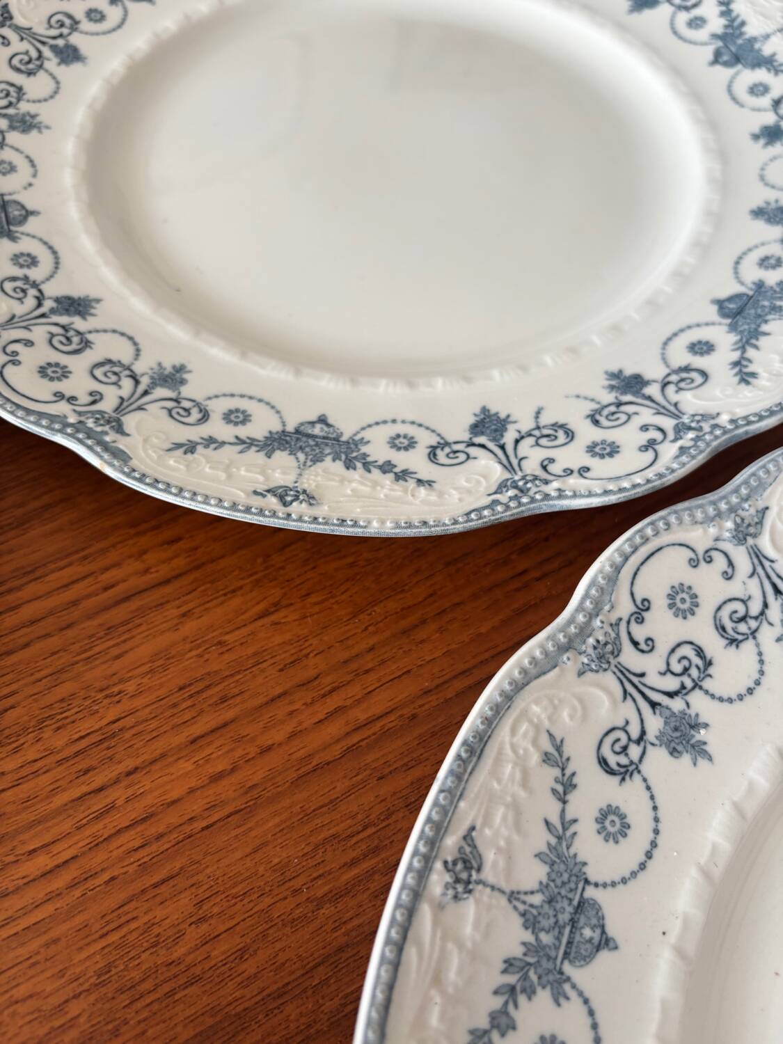 Set of 4 Royal Doulton Joséphine model dinner plates – blue decoration