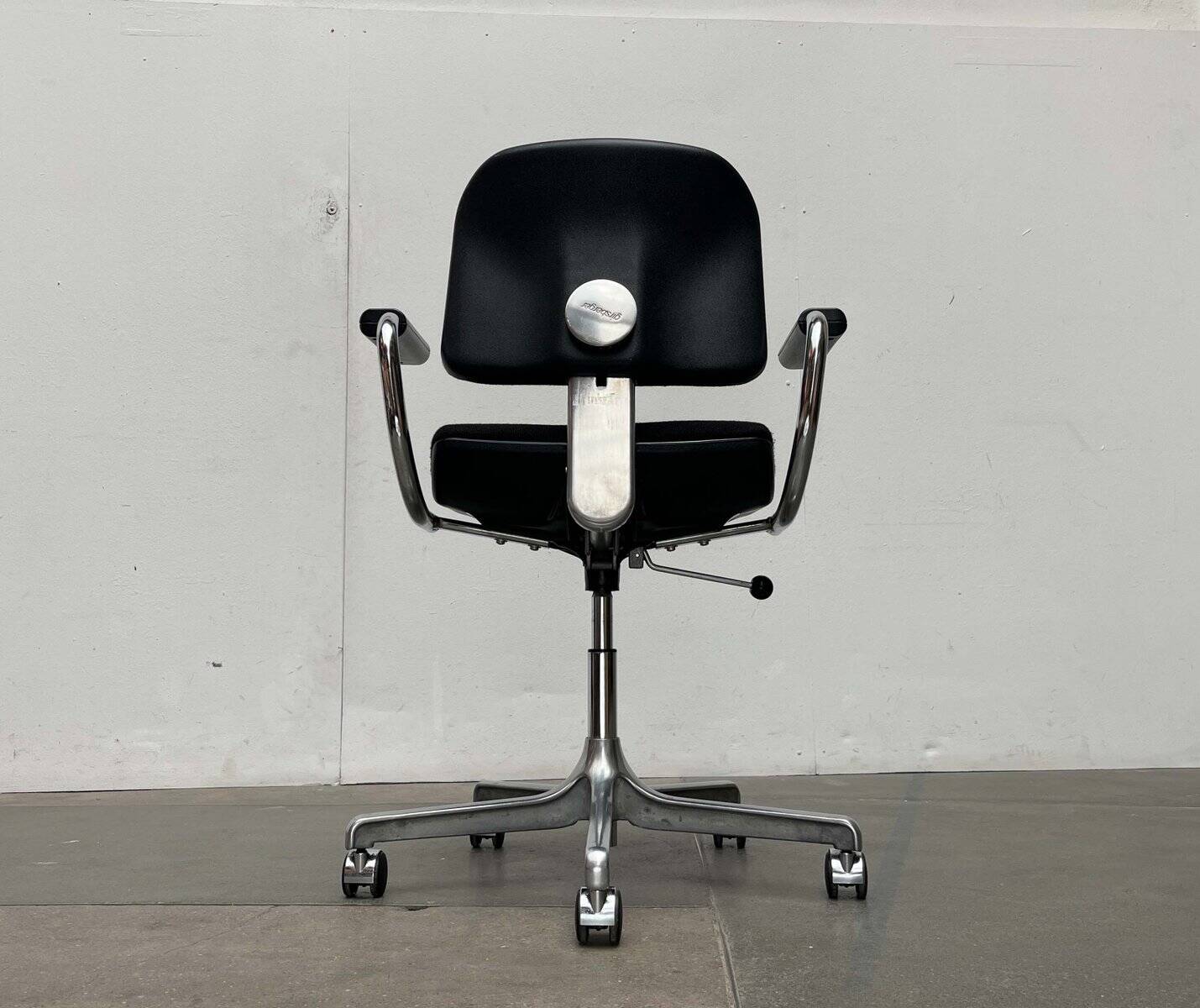 Vintage swivel office chair German model Eurochair 5600 by Fritz Makiol for Girsberger, 1970s.