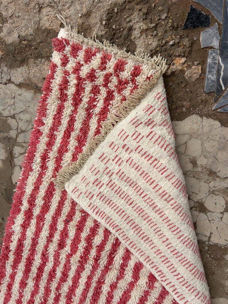 Handmade traditional natural wool rug 150/250 cm