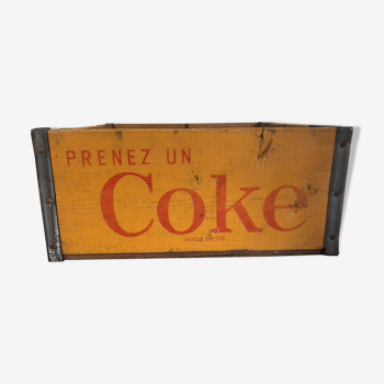 Old crate of old wooden coca cola