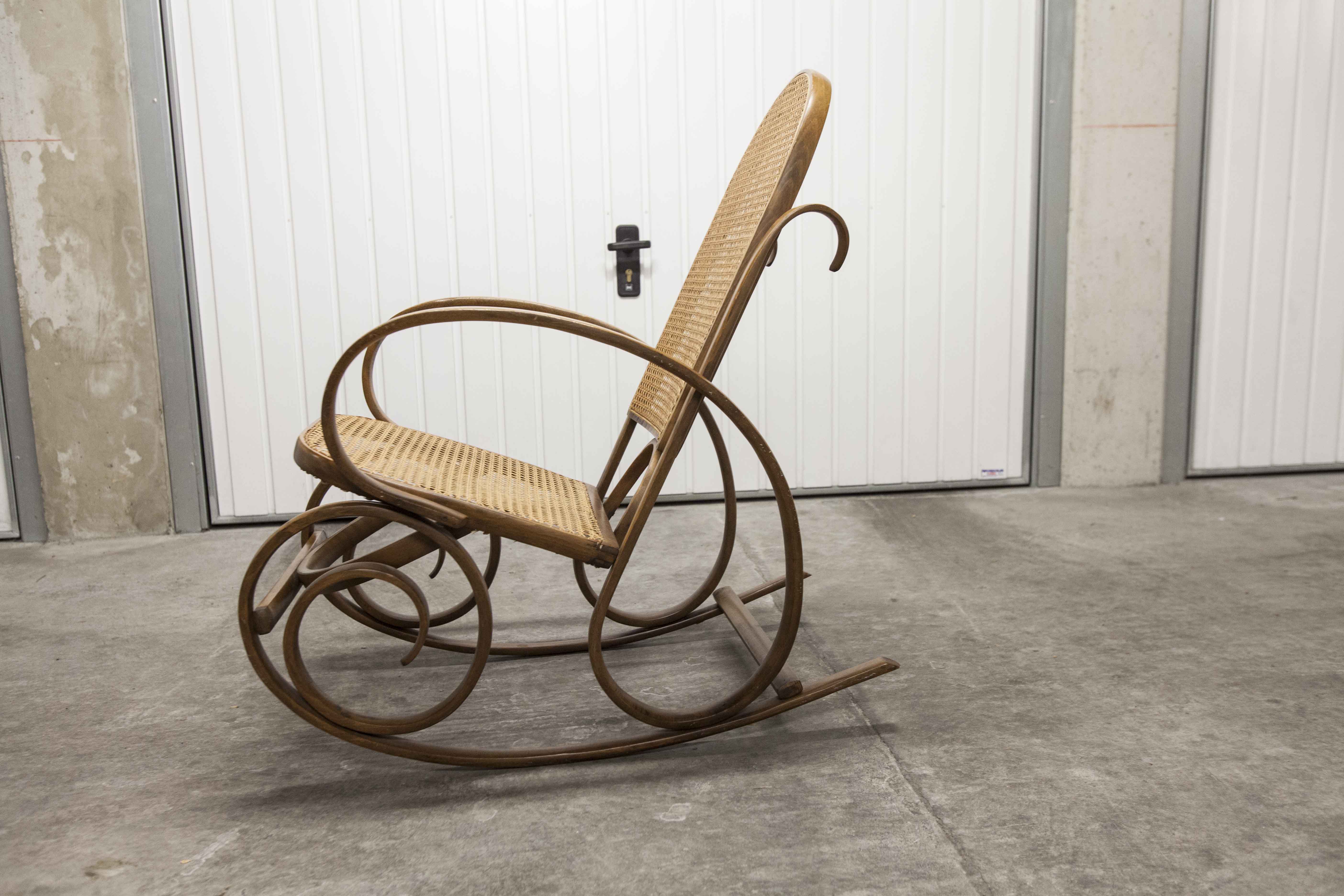 Thonet rocking-chair 1900
