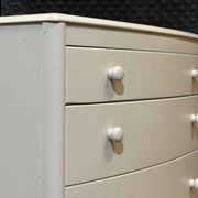 Small English chest of drawers from the 1960s in oak.