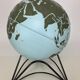 Globe terrestre en braille vintage pour malvoyants