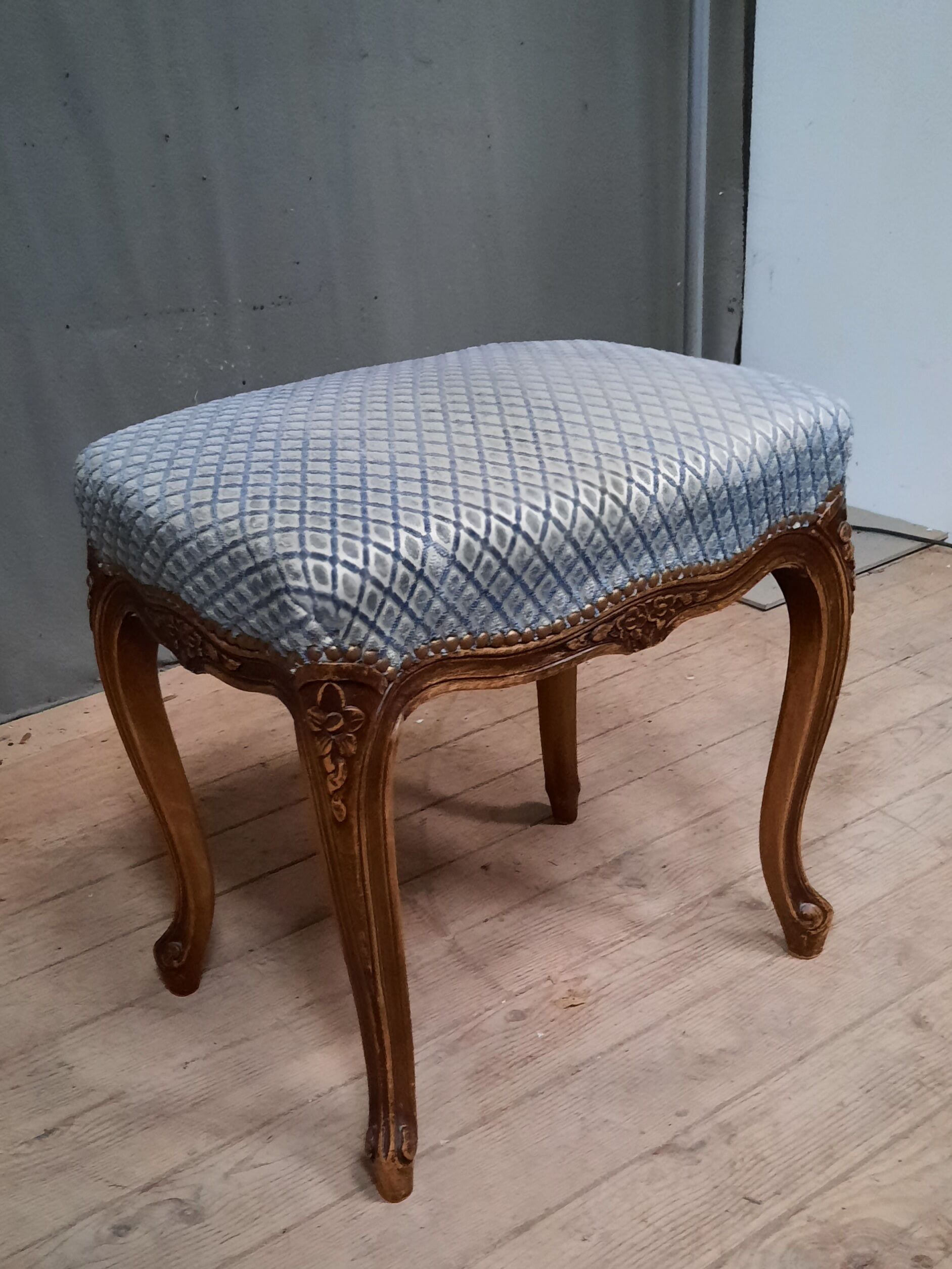 Louis XV style pouf velvet cover