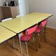 Table en Formica avec 4 chaises