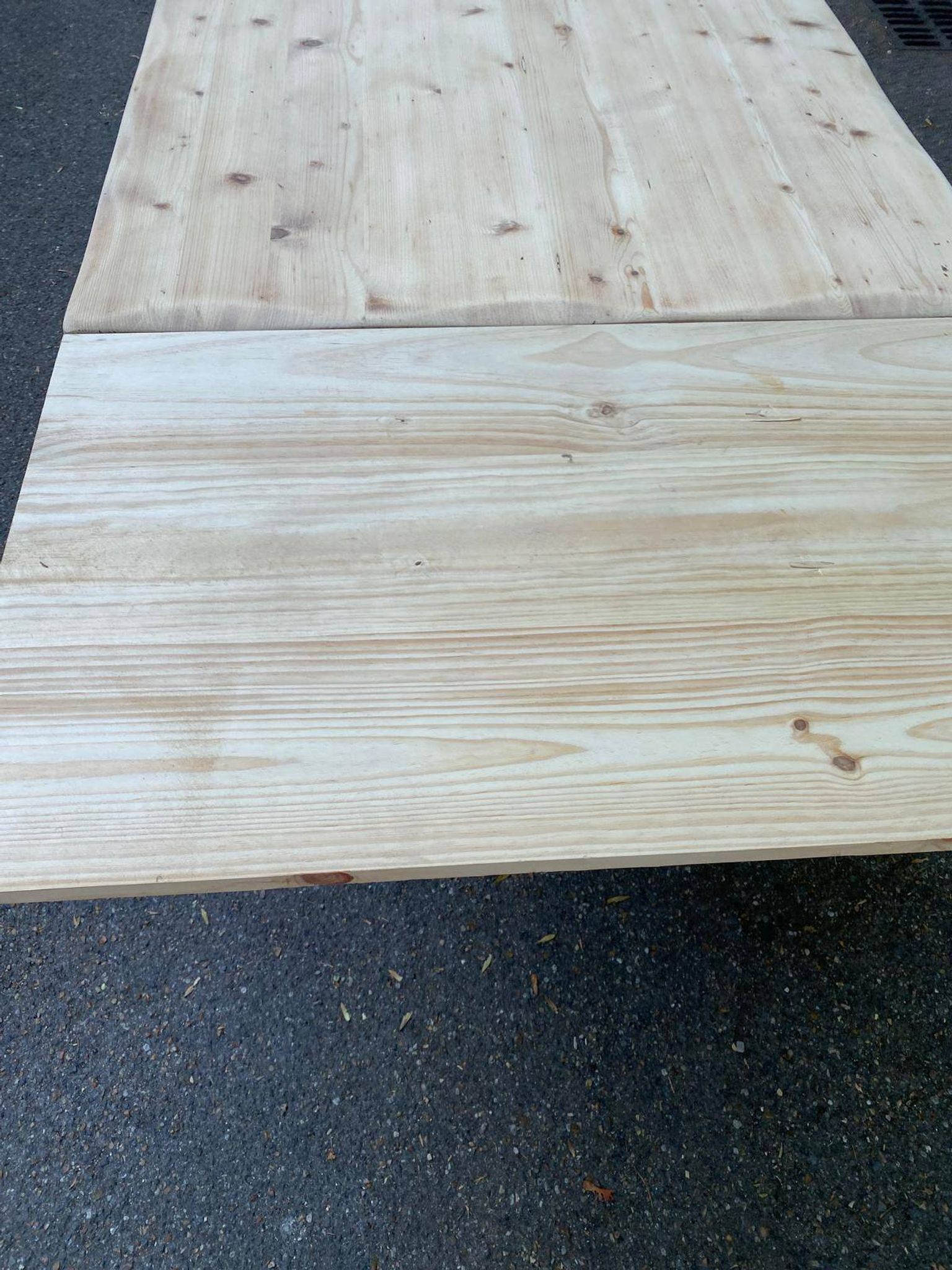 Grande table de ferme monastère décapée en bois brut extensible 200 à 300cm