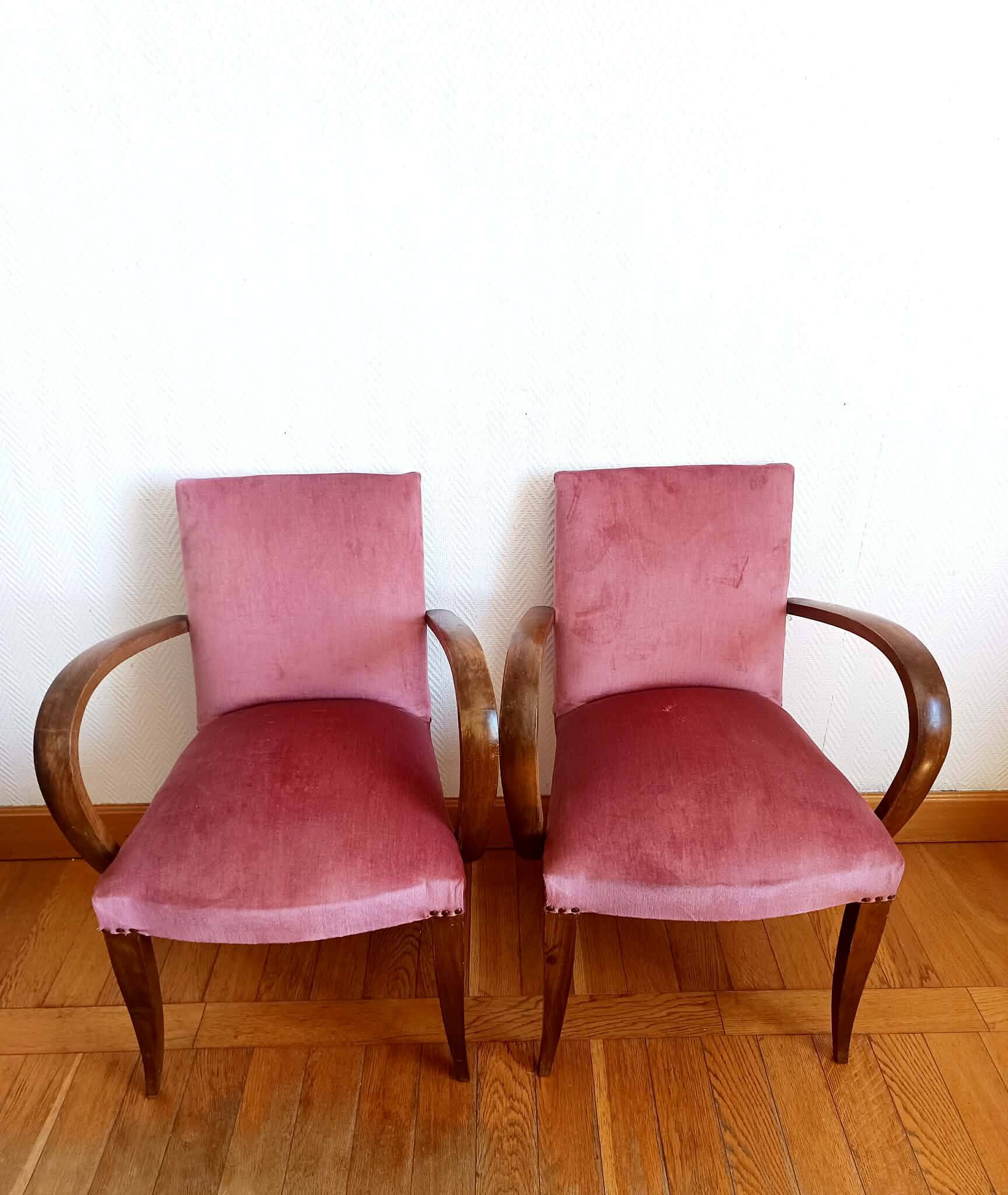 Paire de fauteuils moustache velours rose art déco