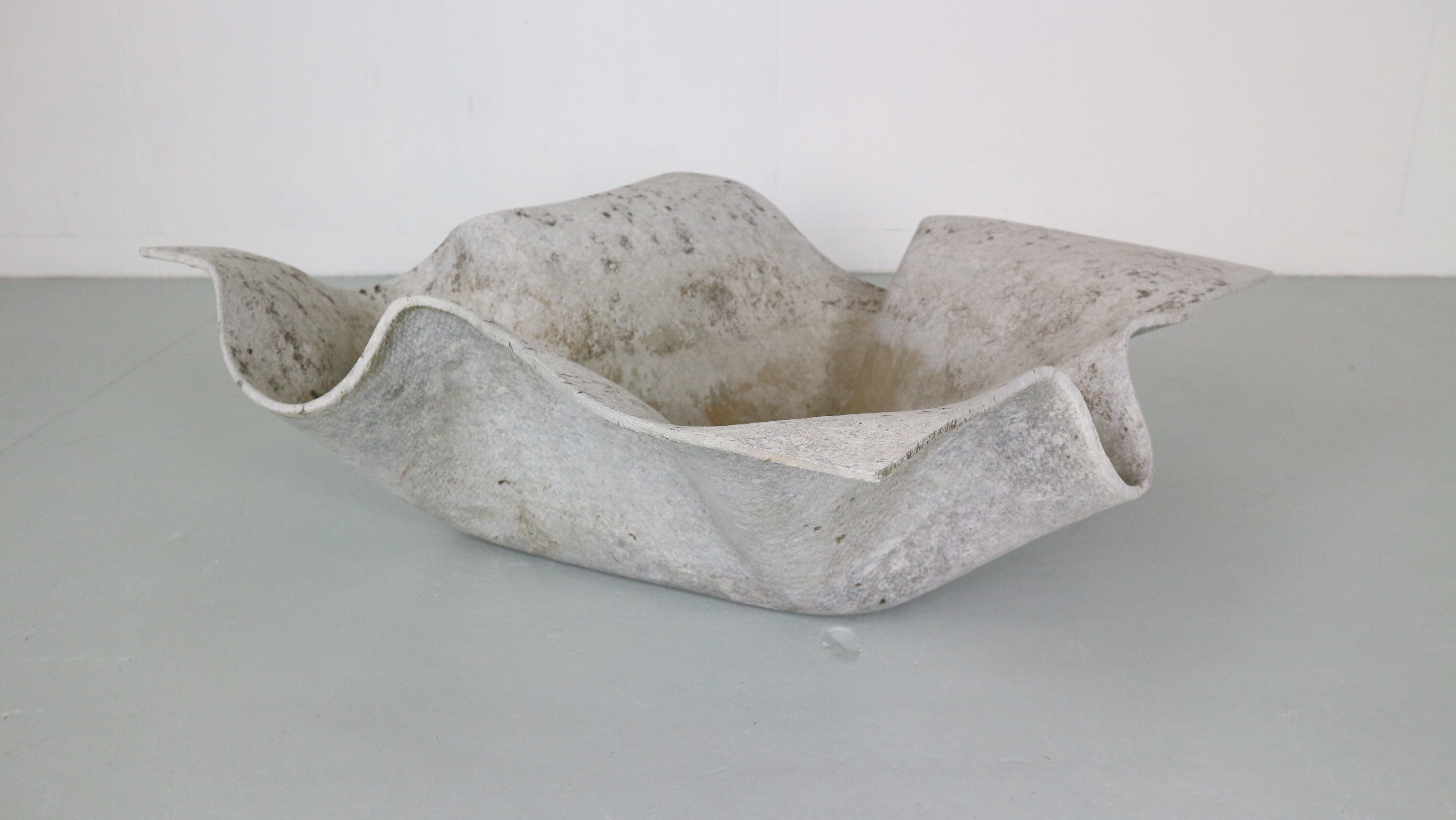 Jardinière en béton « Biasca » Elephant Ear par Willy Guhl, Suisse 1954