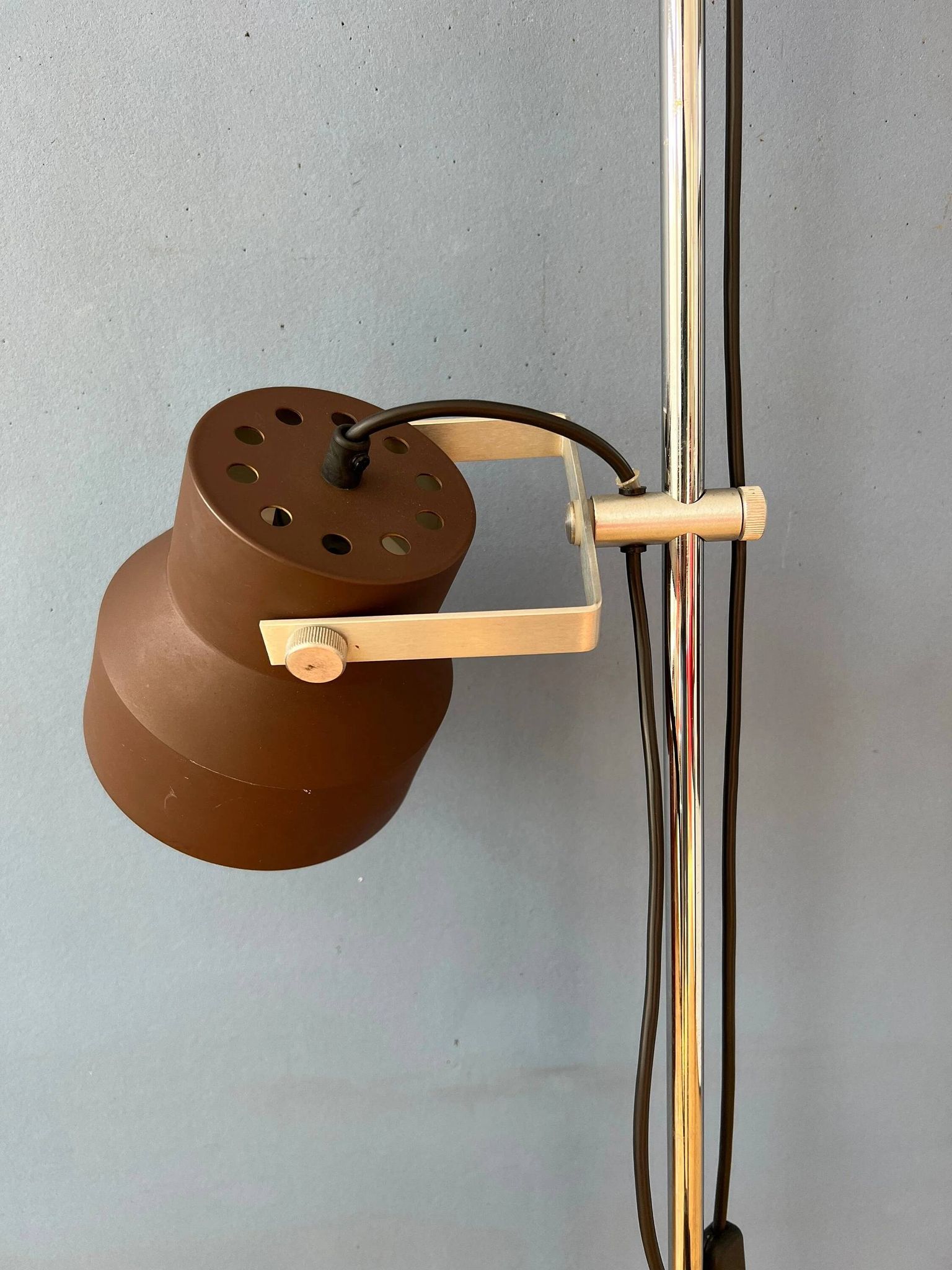 Mid-century Space Age brown Anvia floor lamp