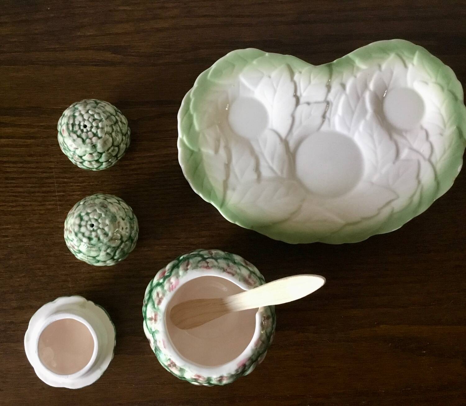 Salt shaker pepper mustard