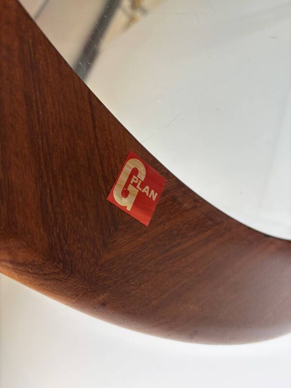 Table basse ronde en teck massif modèle astro de Victor Wilkins