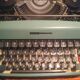 Machine à écrire mécanique vintage portable Olivetti Lettera 32