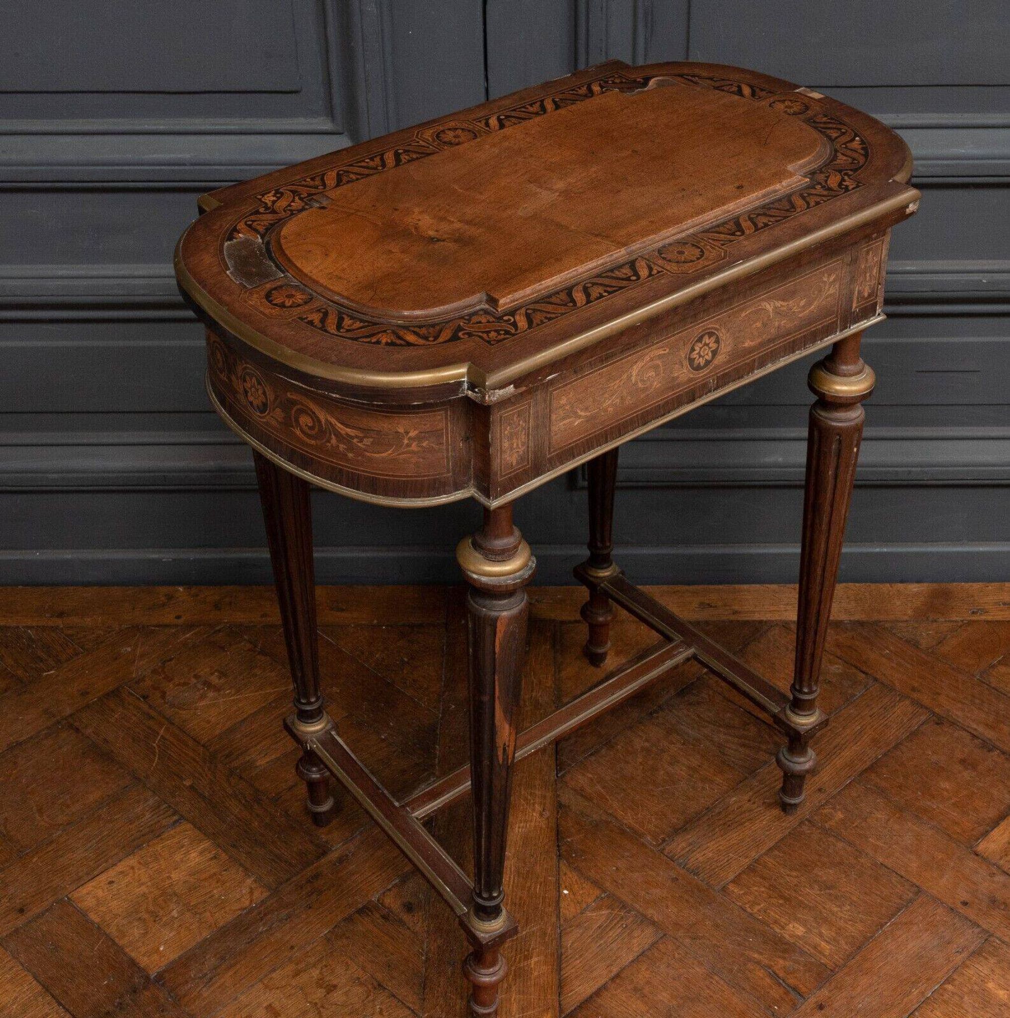 Napoleon III hairdresser worker marquetry 4 feet decorated with bronze