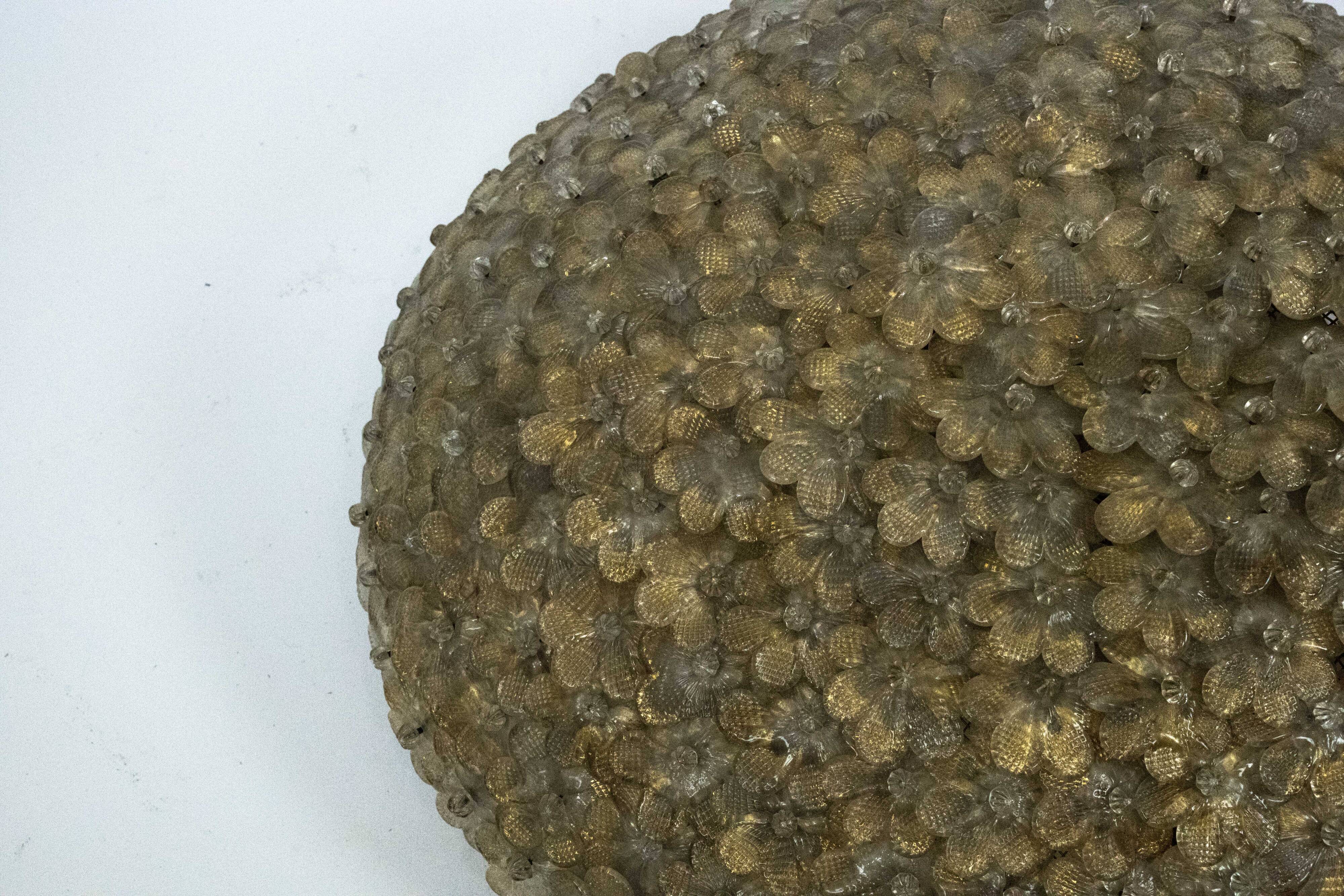 Seguso, XLarge Mid-century Gold Murano glass flowers ceiling lamp. Italy 19