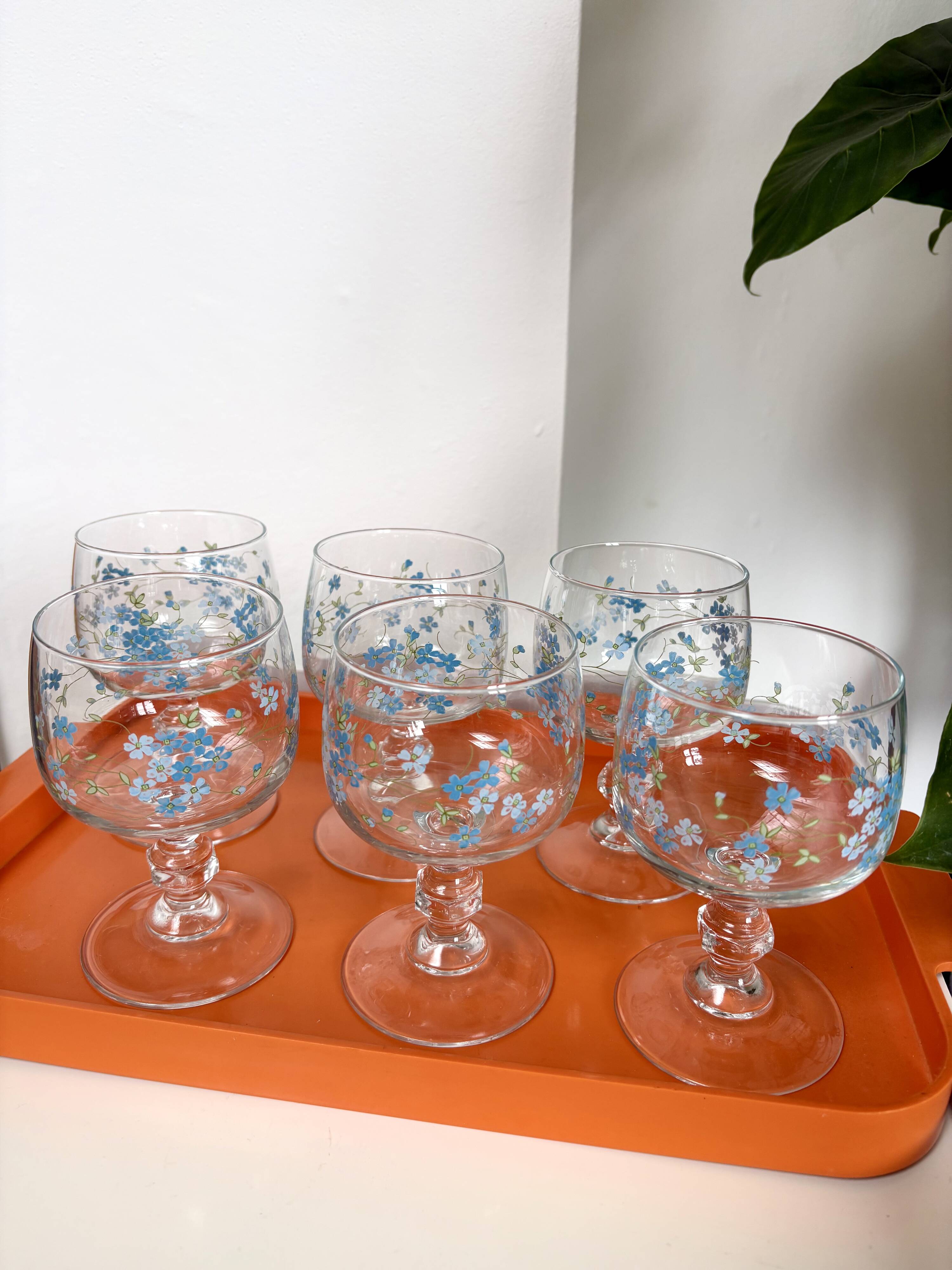 Set of 6 Arcopal Veronica Myosotis wine glasses