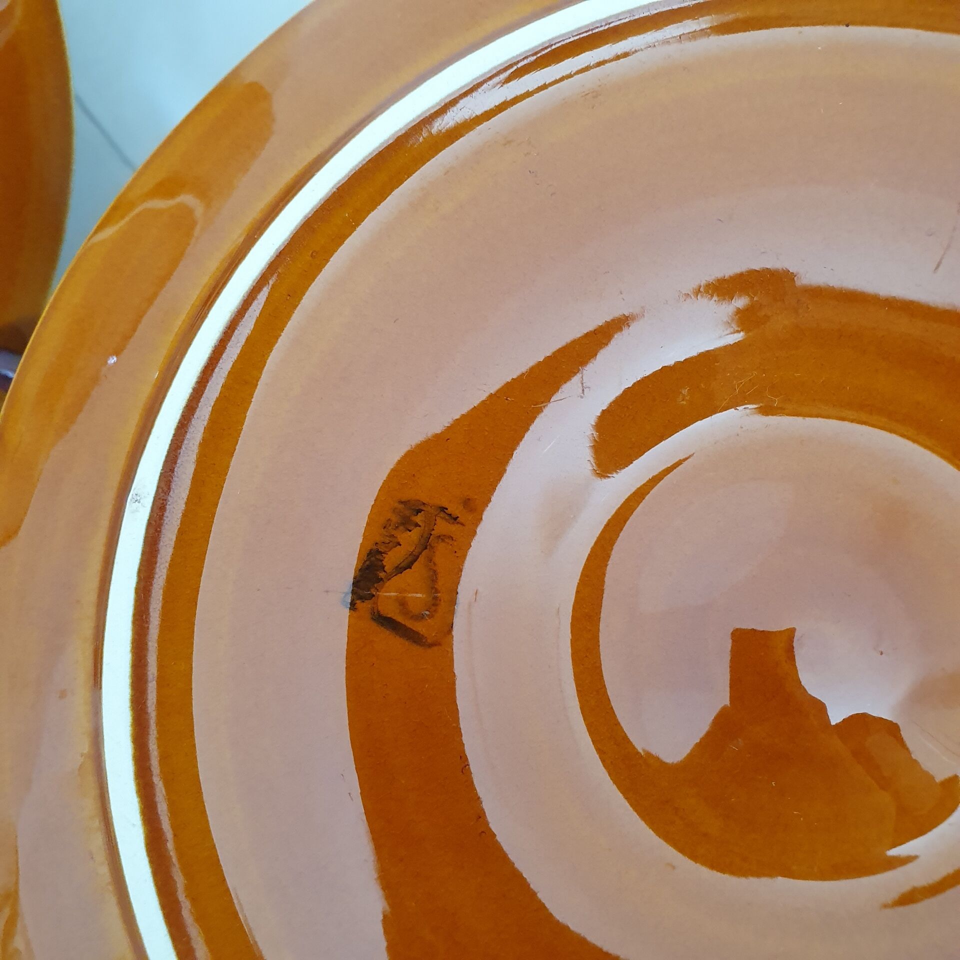 Scallop shell plates St Jacques by SECLA Portugal Barbotine